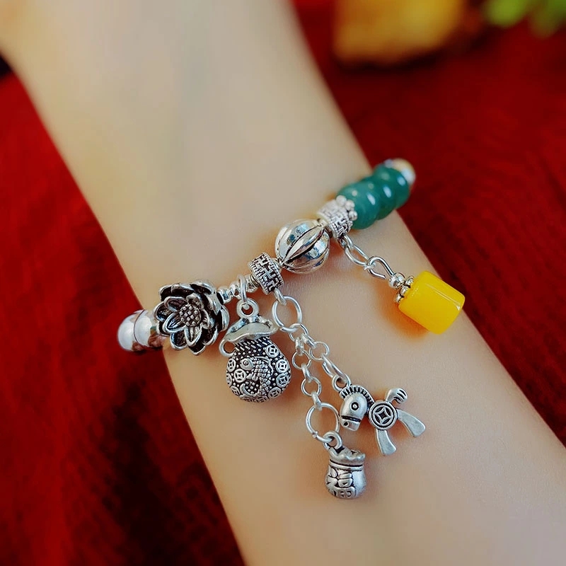 The Jingpoli brand SL95 Tibetan silver colored agate crystal bracelet is a niche, retro, ethnic-style Tibetan silver artistic bracelet. It's a silver agate bracelet that will make you rich soon detail image 4