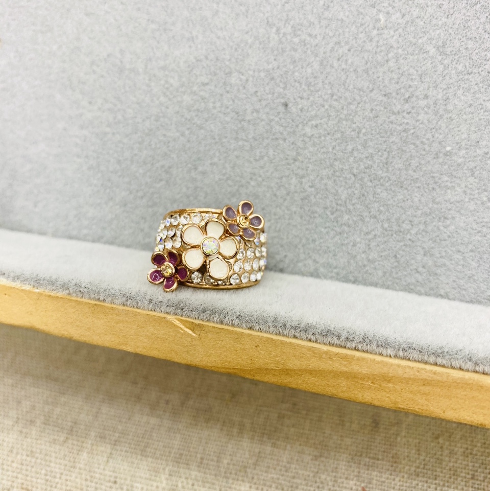 ins2021雅尚爱薇新款小众设计师韩国气质满钻水钻戒指女款简约网红冷淡风147