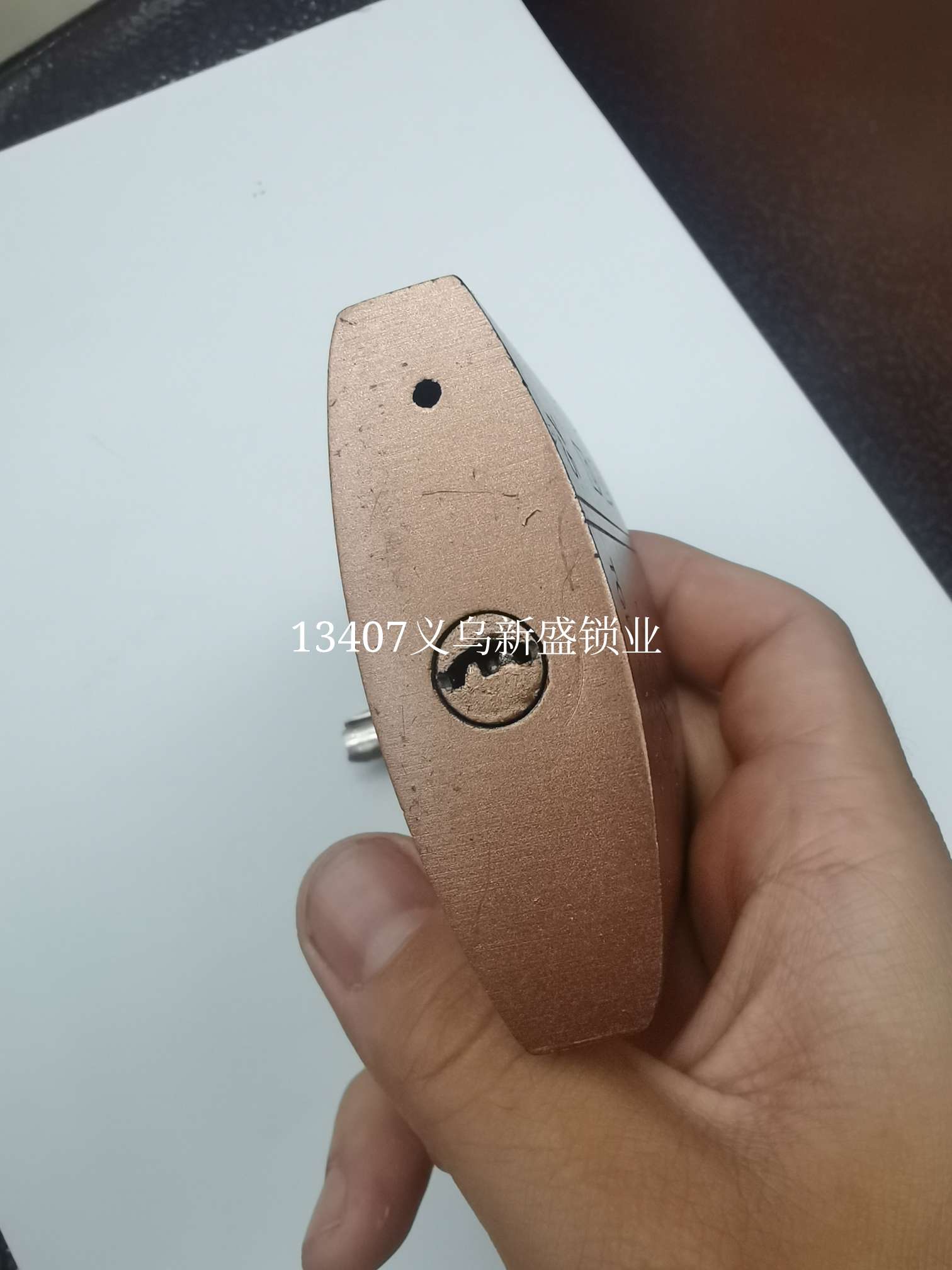 13407 Xinsheng Lock Industry tianhe brand Baihe crescent-shaped atomic lock, padlock, lock head, special-shaped lock, large lock, door lock detail image 5