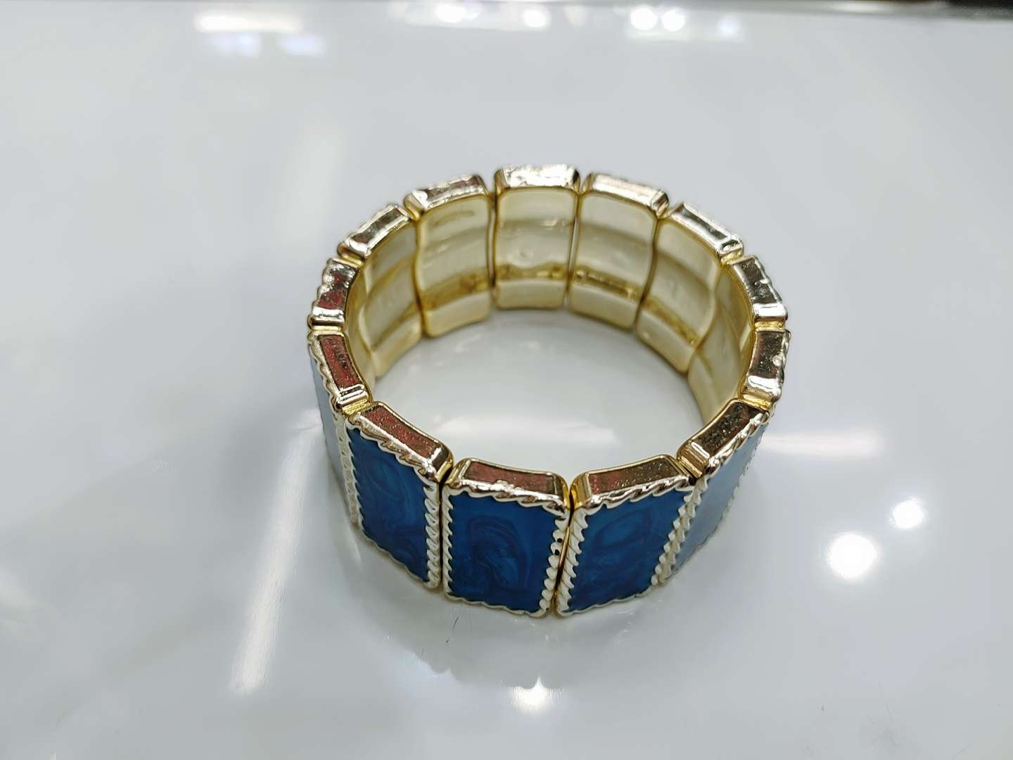 The new and popular CCB bracelet, a versatile European and American accessory, is simple and fashionable. It's a trendy bracelet Specification image