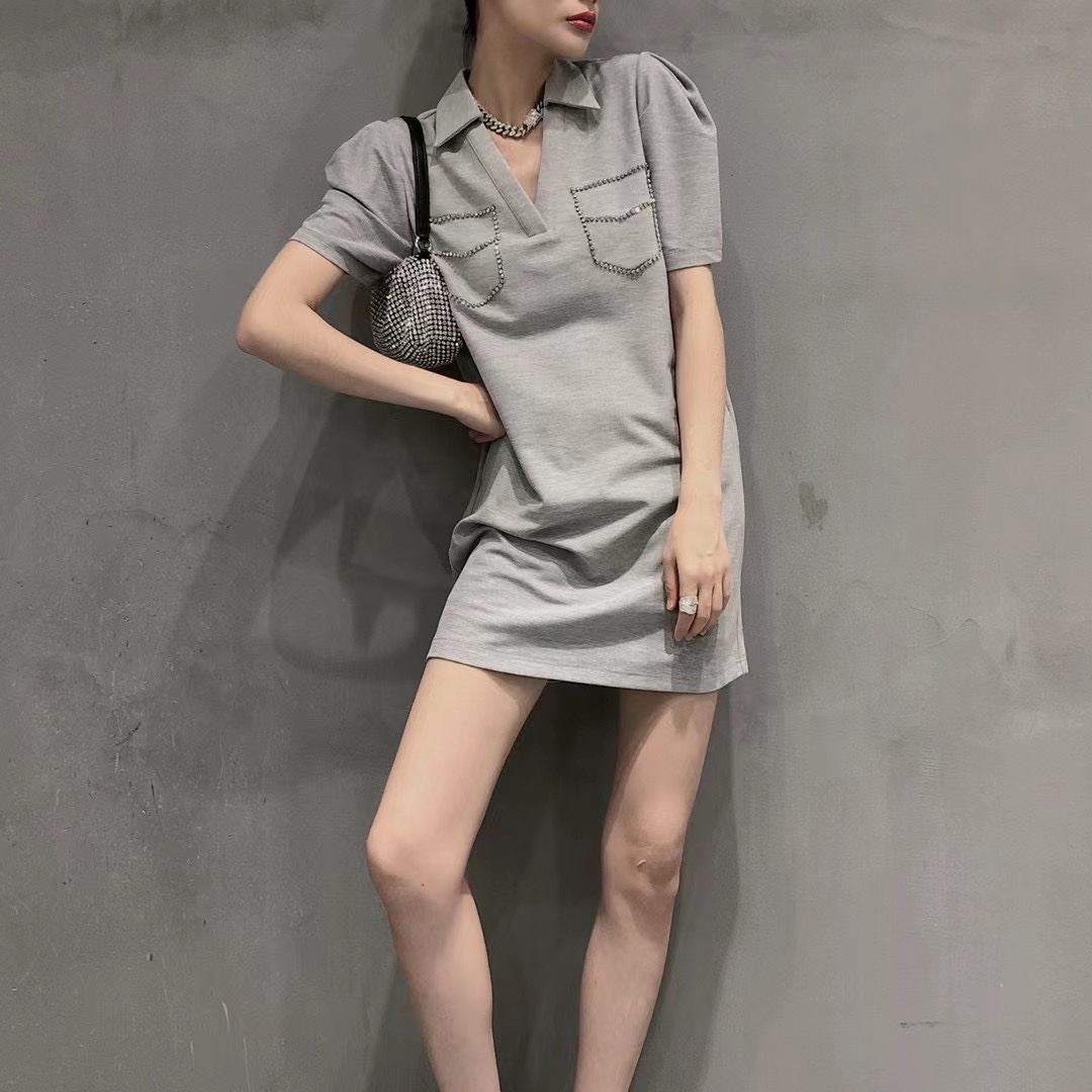 Long T-shirt lady