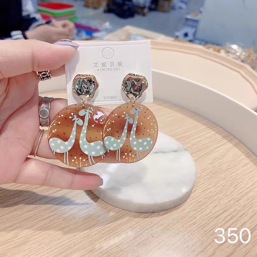 亚克力/长颈鹿产品图