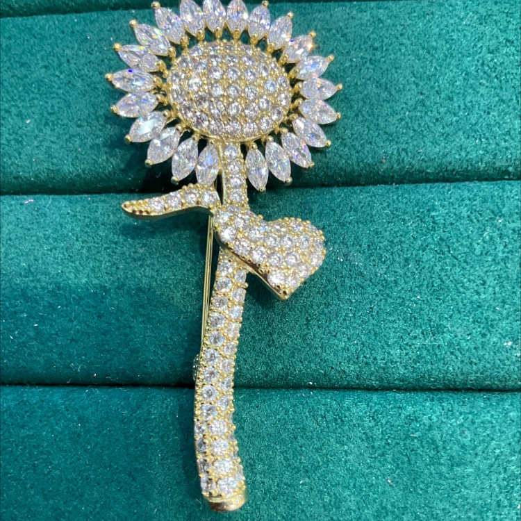 South Korea luxury atmosphere micro diamond brooch to say sunflower female corsage high-grade all-match temperament