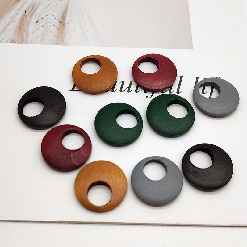 Solid wood earring pieces detail image 4