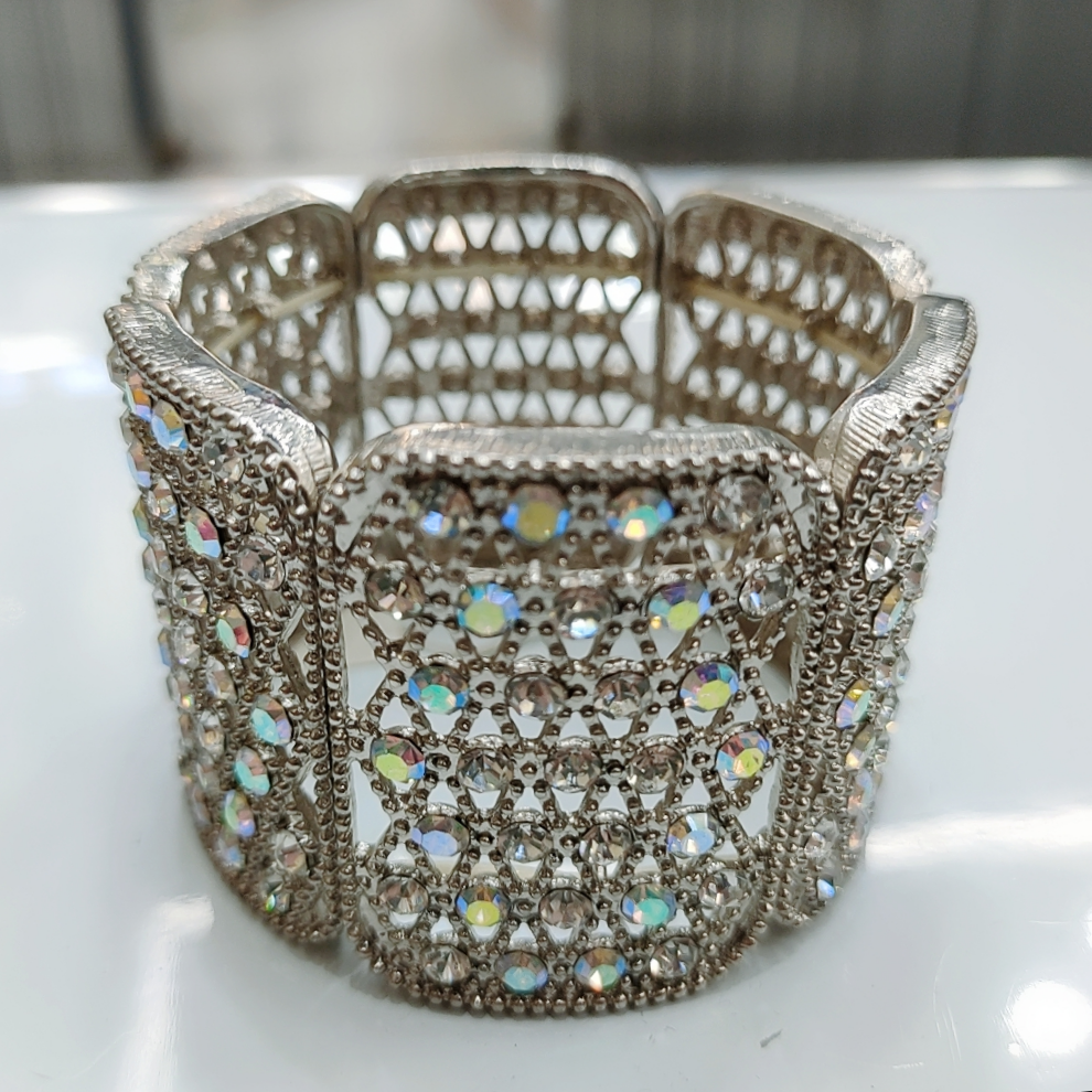 New Korean-style fashionable sparkling diamond bracelet with elastic thread, a unique European and American style for women