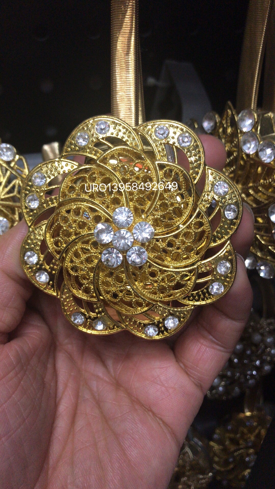 ربط أغطية الستائر بأغطية معدنية مزخرفة بمغنطيسية detail image 15