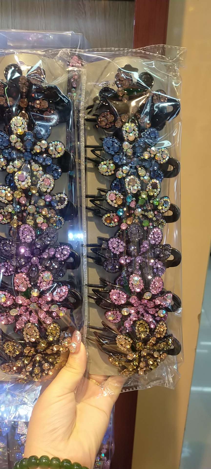 三齿压嘴夹，美丽高端大气上档次满钻盘发器神产品图