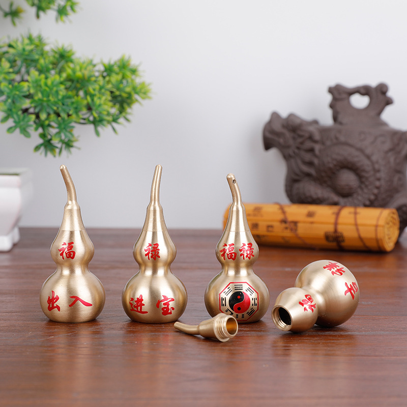 Supplying medium-sized pure copper gourd ornaments, gourd car hangers, car hangers, and creative hollow copper gourd hangers detail image 3