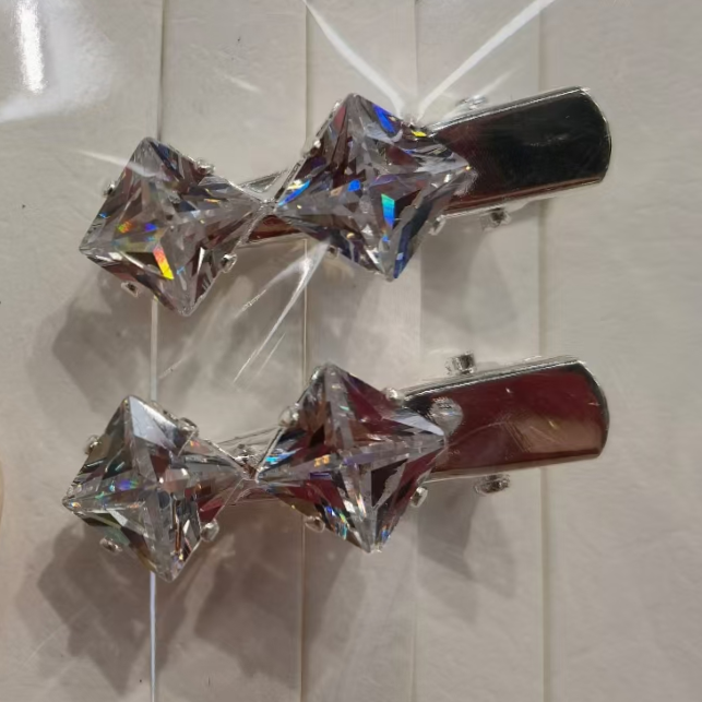 Sparkling diamond one-line hair clip, European and American fashion show, versatile, full diamond bangs clip, popular headwear, side clip hair accessory, women's claw clip, claws 239