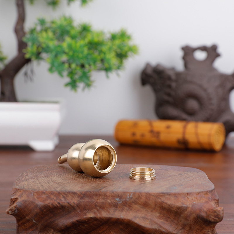 Creative copper gourd car pendant, gourd Five Emperors coin hanging decoration, copper wallet hanging, copper gourd in stock wholesale, copper gourd 4.5cm high 1 Specification image