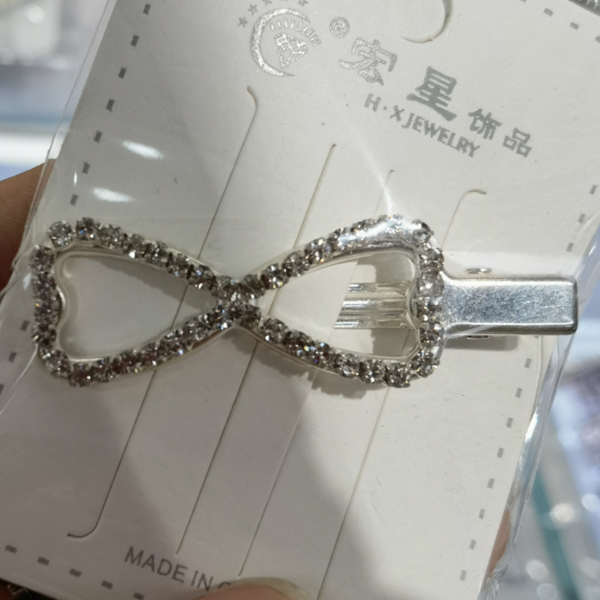 Sparkling diamond one-line hair clip, versatile full diamond fringe clip, hair accessory edge clip, hair accessory clip