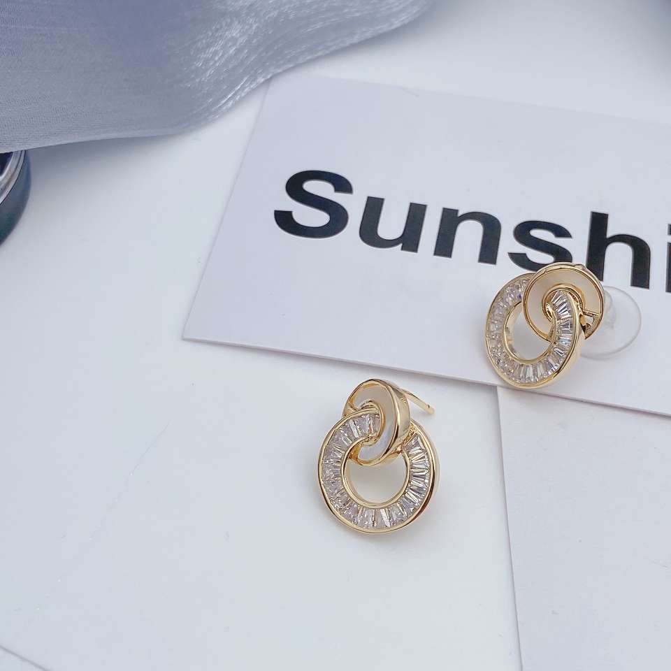 Interlocking shell design earrings, women's micro-inlaid zircon earrings, copper-plated real gold earrings, S925 silver needles detail image 1