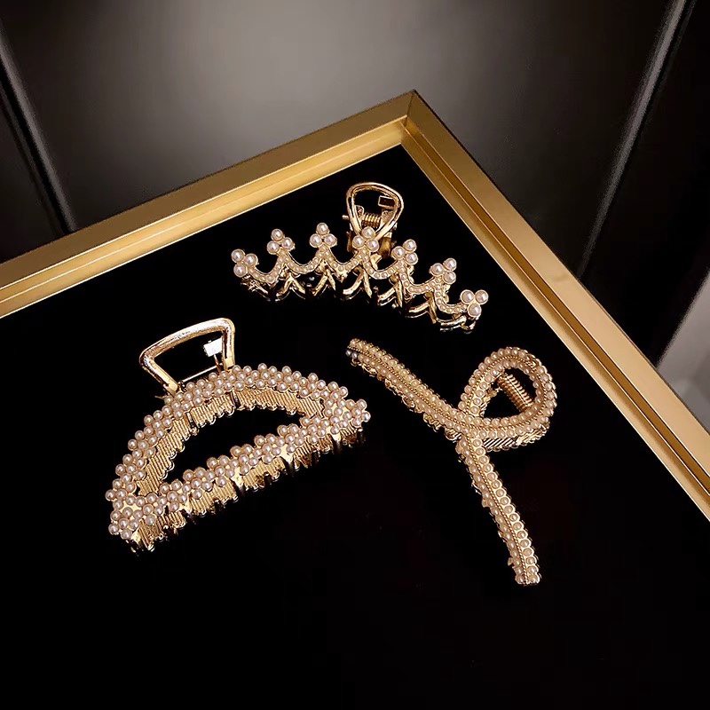 The 973-piece set of summer pearl alloy diamond straight clip, elegant alloy metal hair clip, fish tail style, alloy back head updo, women's top hair clip accessory, Yibei 007