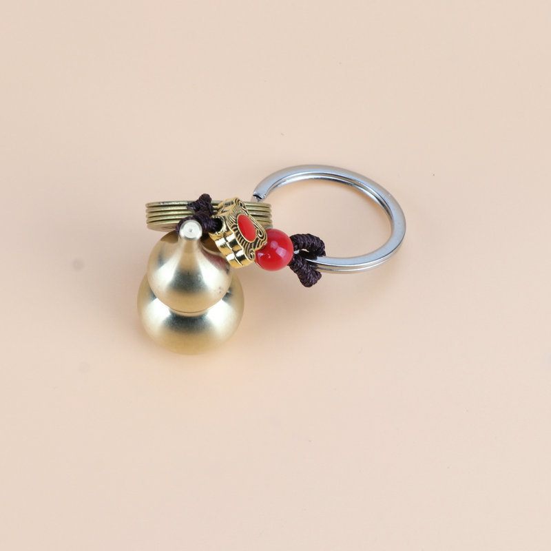 Wander around the streets, wholesale brass Five Emperors coin keychains, car keys, accessories and medium-sized copper gourds from street stalls Specification image