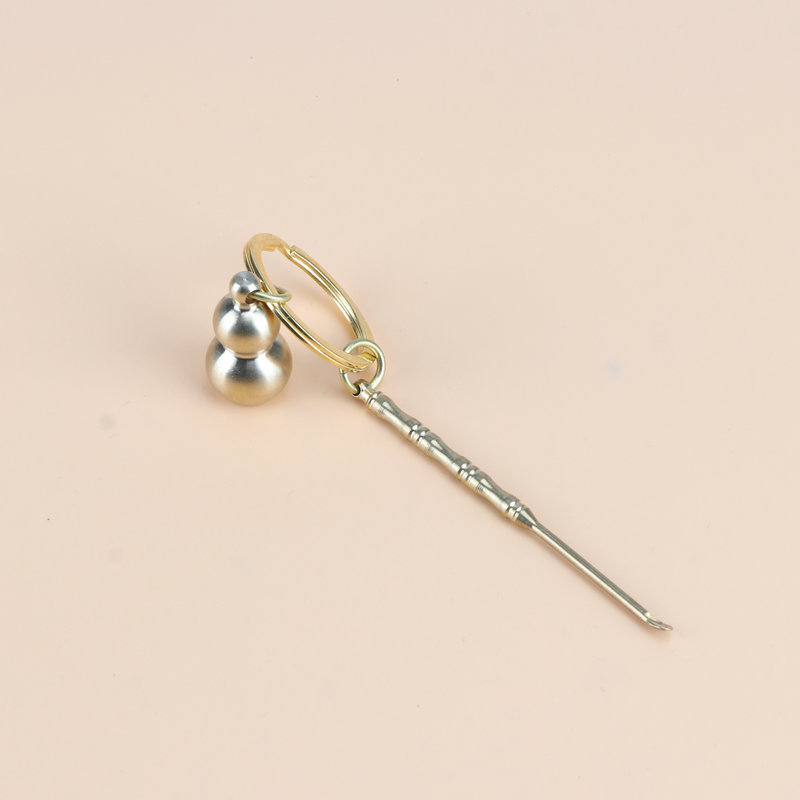 Wholesale of copper gourd keychain pendants, Five Emperors copper coin ornaments, copper ear spoon pendants, and car keychain accessories Item Picture