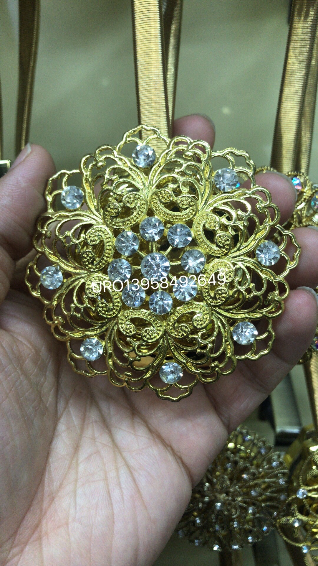 ربط أغطية الستائر بأغطية معدنية مزخرفة بمغنطيسية detail image 5