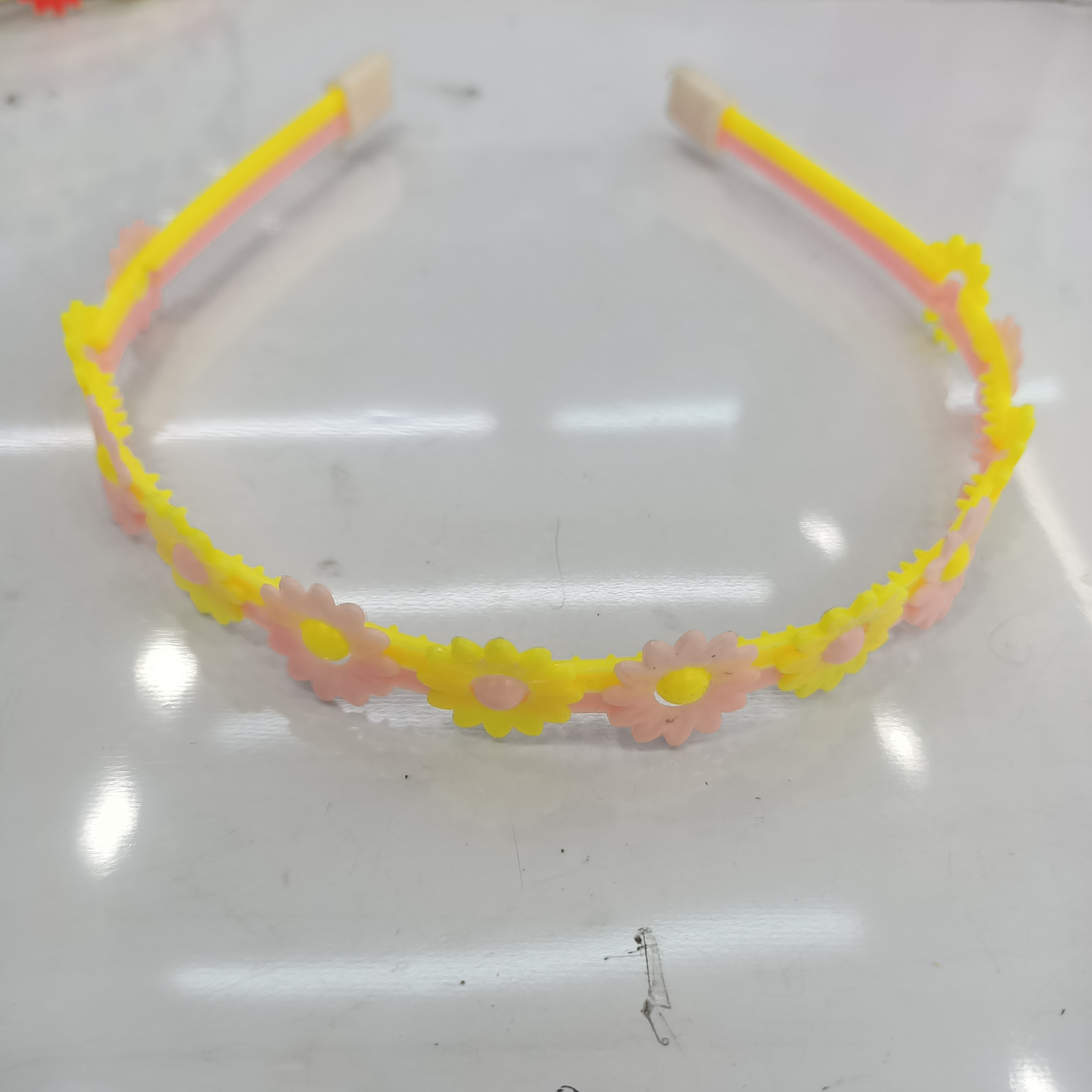 Two-tone sun yellow