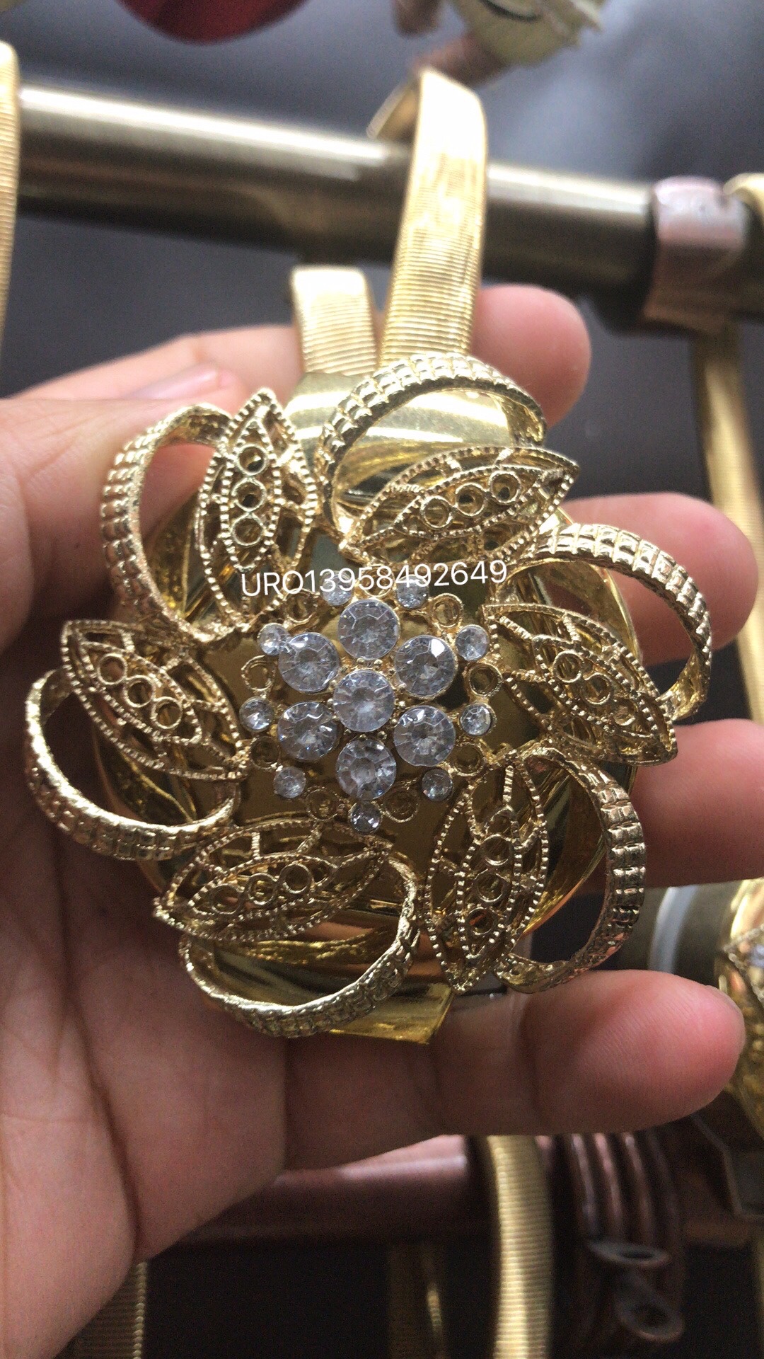 Cordón de cortina un par montado sin perforación imán hebilla accesorio colgante bola atadura cordón de atadura versátil par succión hogar cuerda de almacenamiento sin perforación diseño original venta directa venta caliente cantidad detail image 4