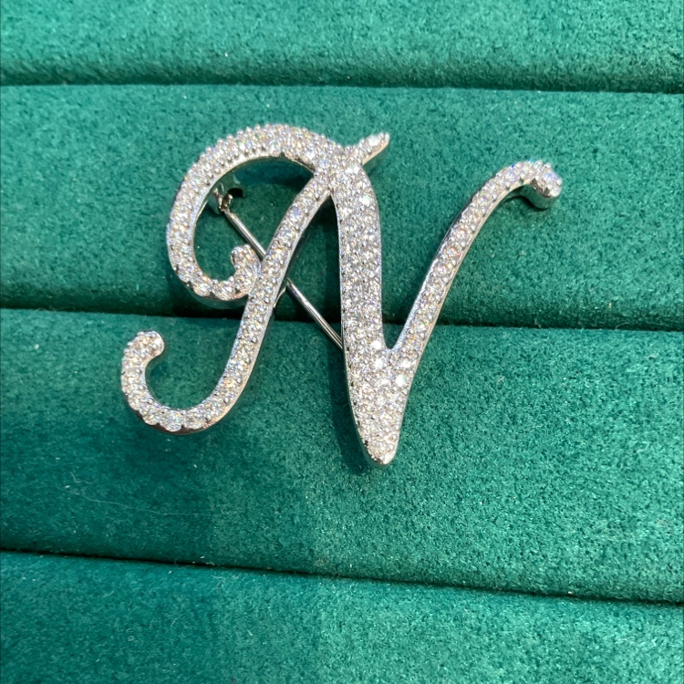 Diamond brooch N