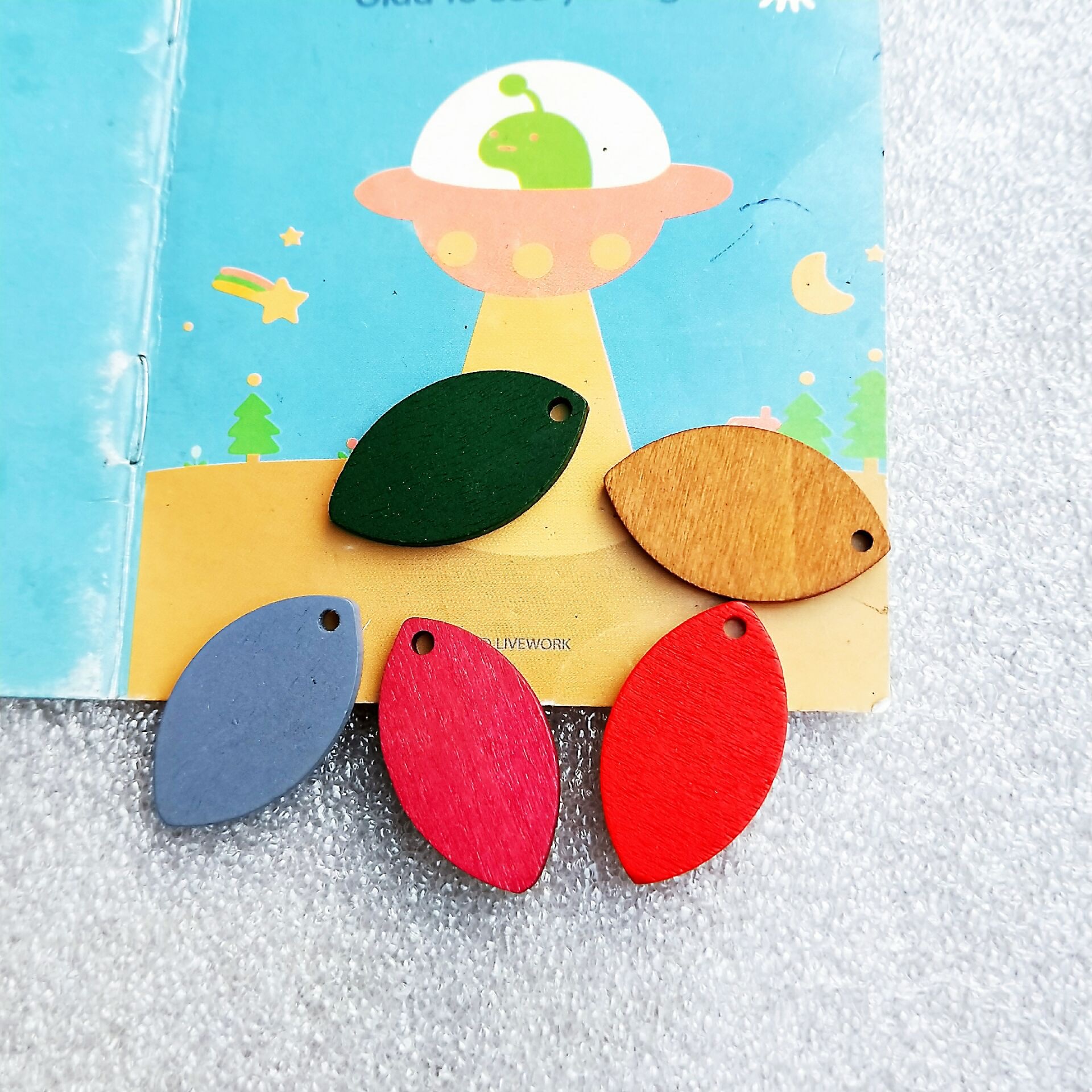 Self-made DIY wooden minimalist earring accessories, Korean retro jewelry, single-hole leaf-shaped earring material made of raw wood detail image 1