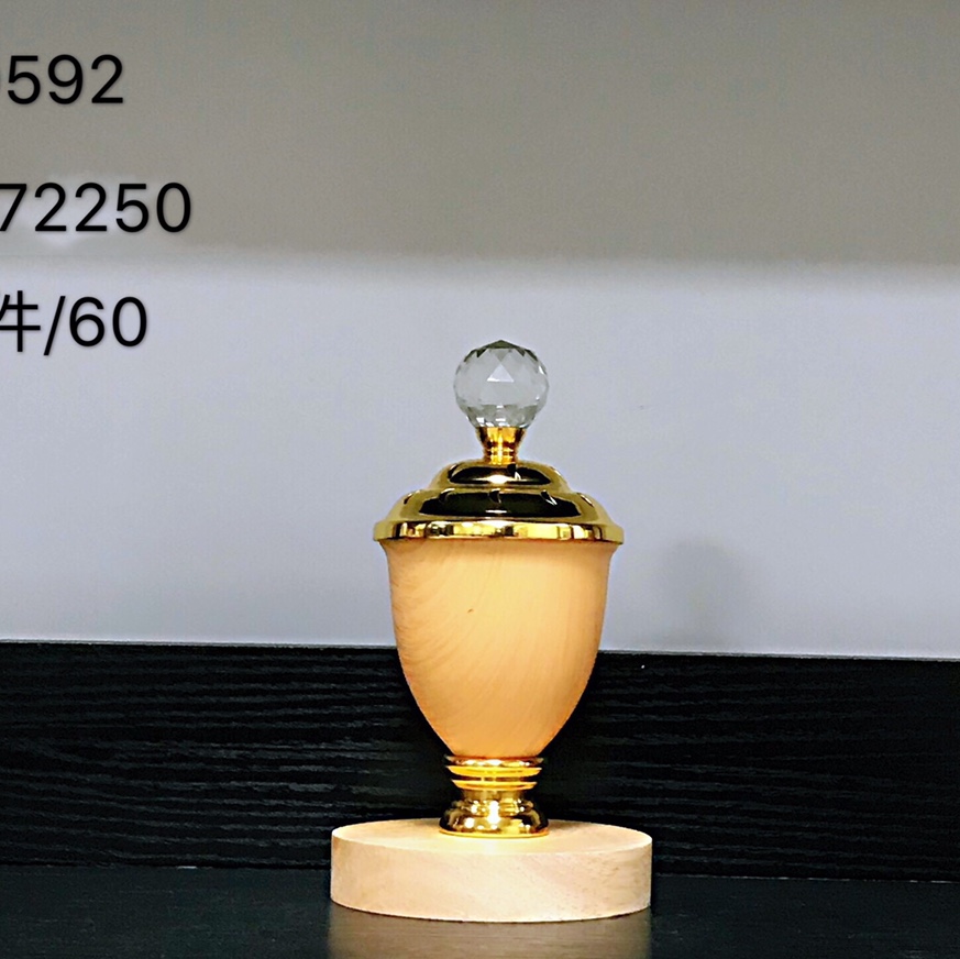 592 111