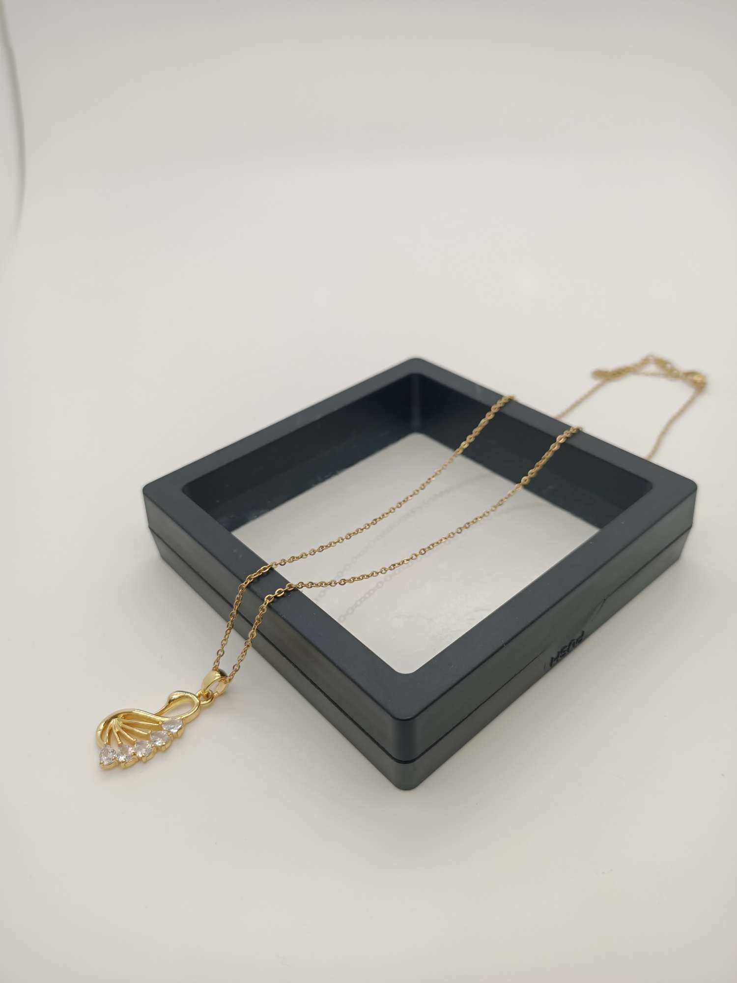 101欧美简约小众高级感K金色项链女ins潮轻奢冷淡风锁骨颈链产品图