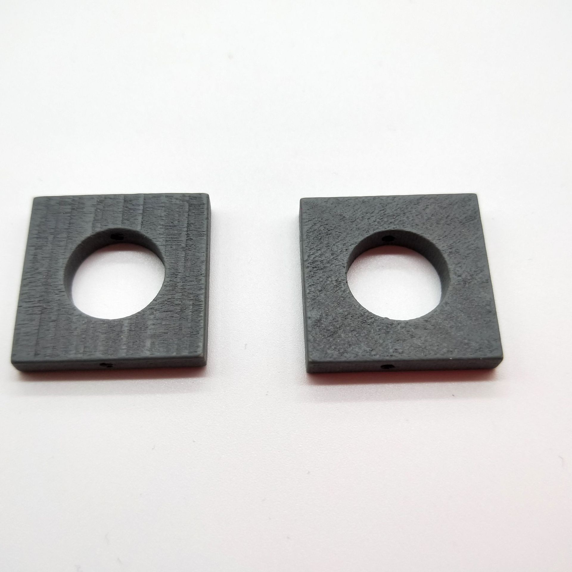 diy earring material: Wooden horizontal hole, wooden square, minimalist earrings, stud earrings, ear clips, handcrafted accessories Application Scenario