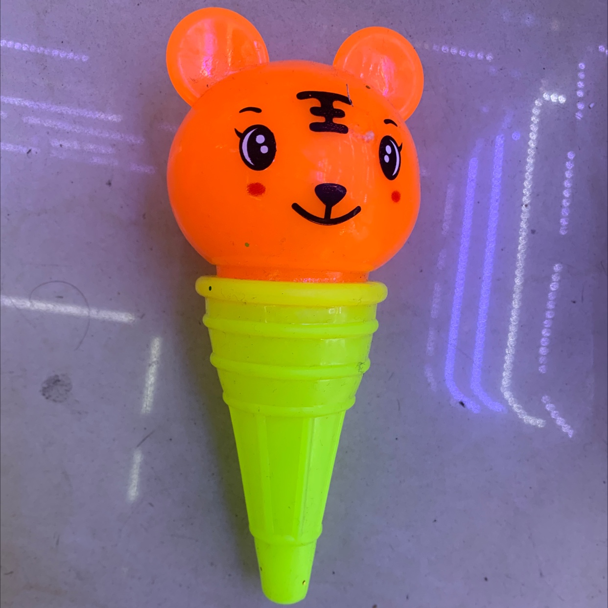 橙色小老虎冰激凌