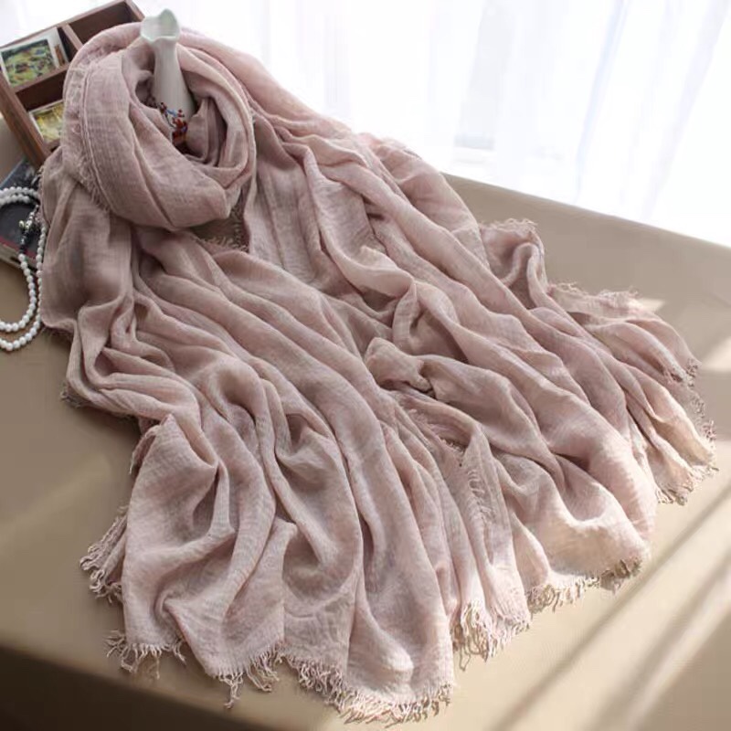 A new versatile base layer for women with scarves, made of pure cotton and a casual bestseller