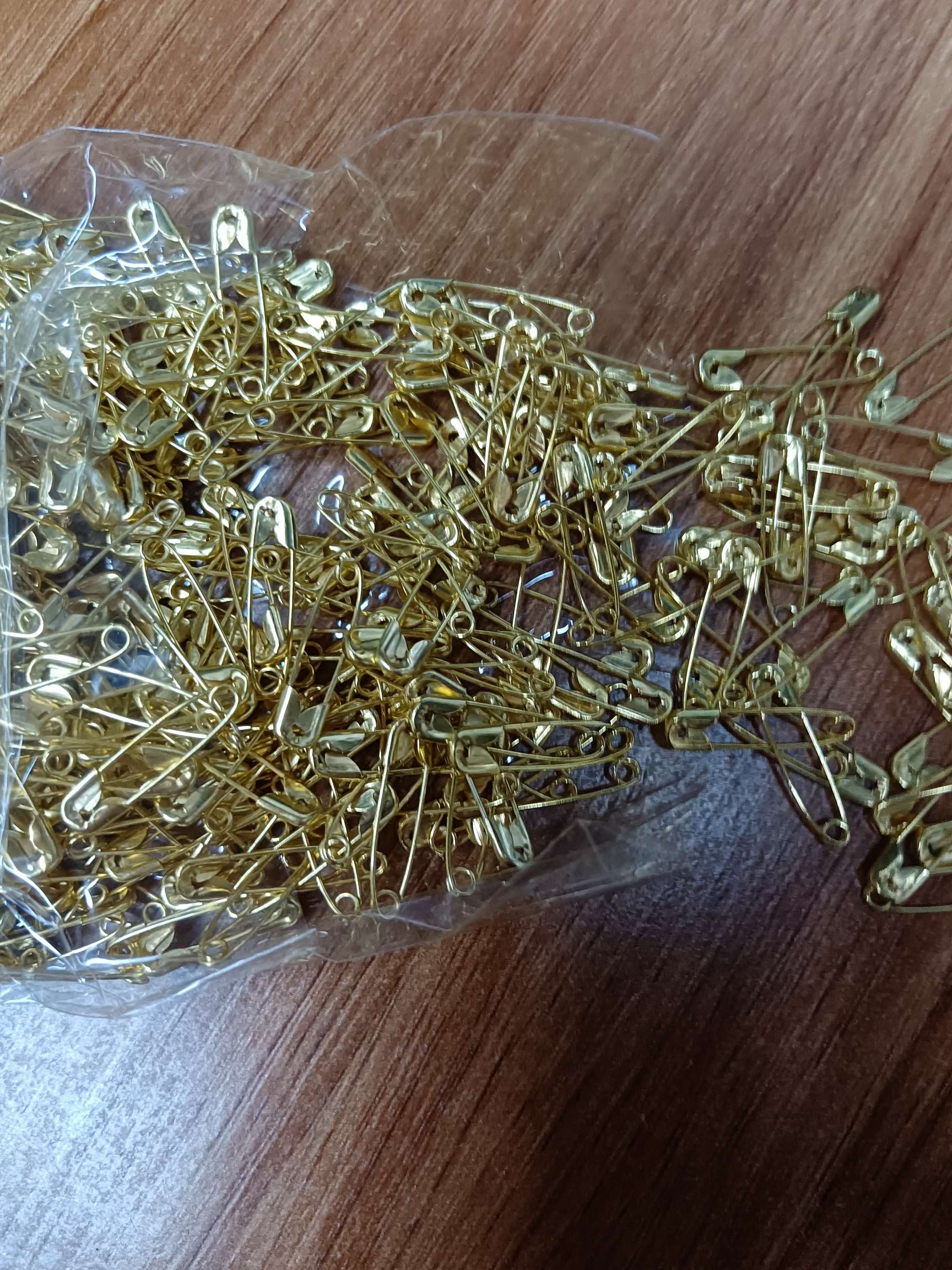 Gold Pin details Picture
