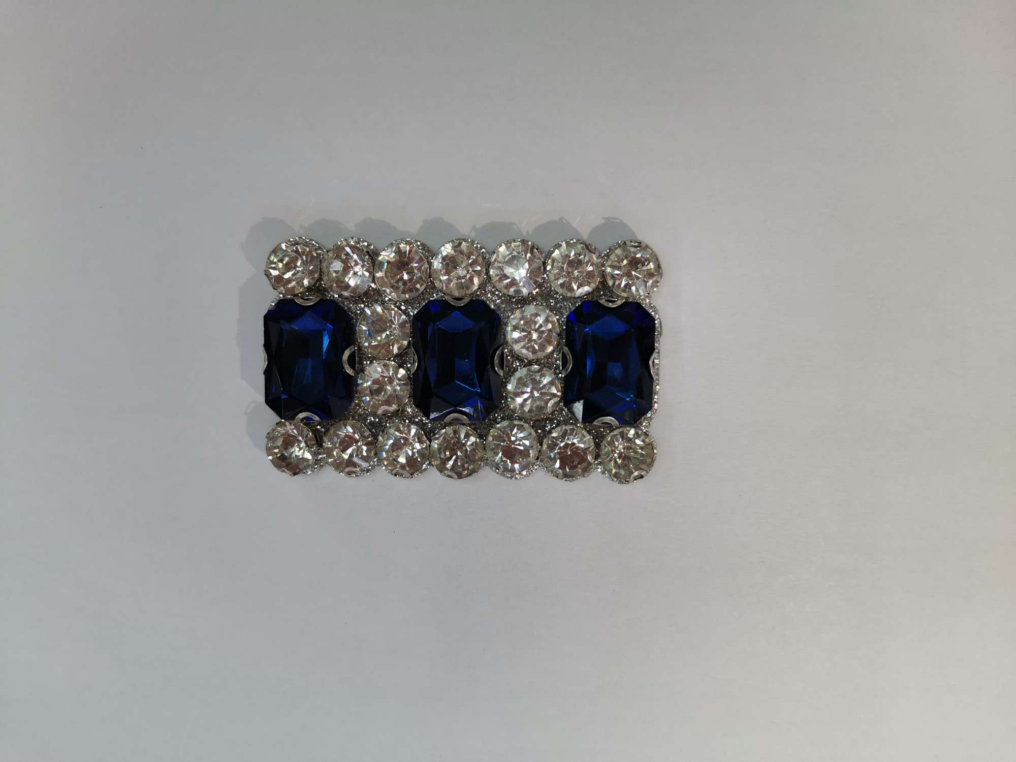 Factory direct sales of high-quality clothing brooches, display accessories, fashionable and versatile clothing display props, and other clothing display props detail image 1