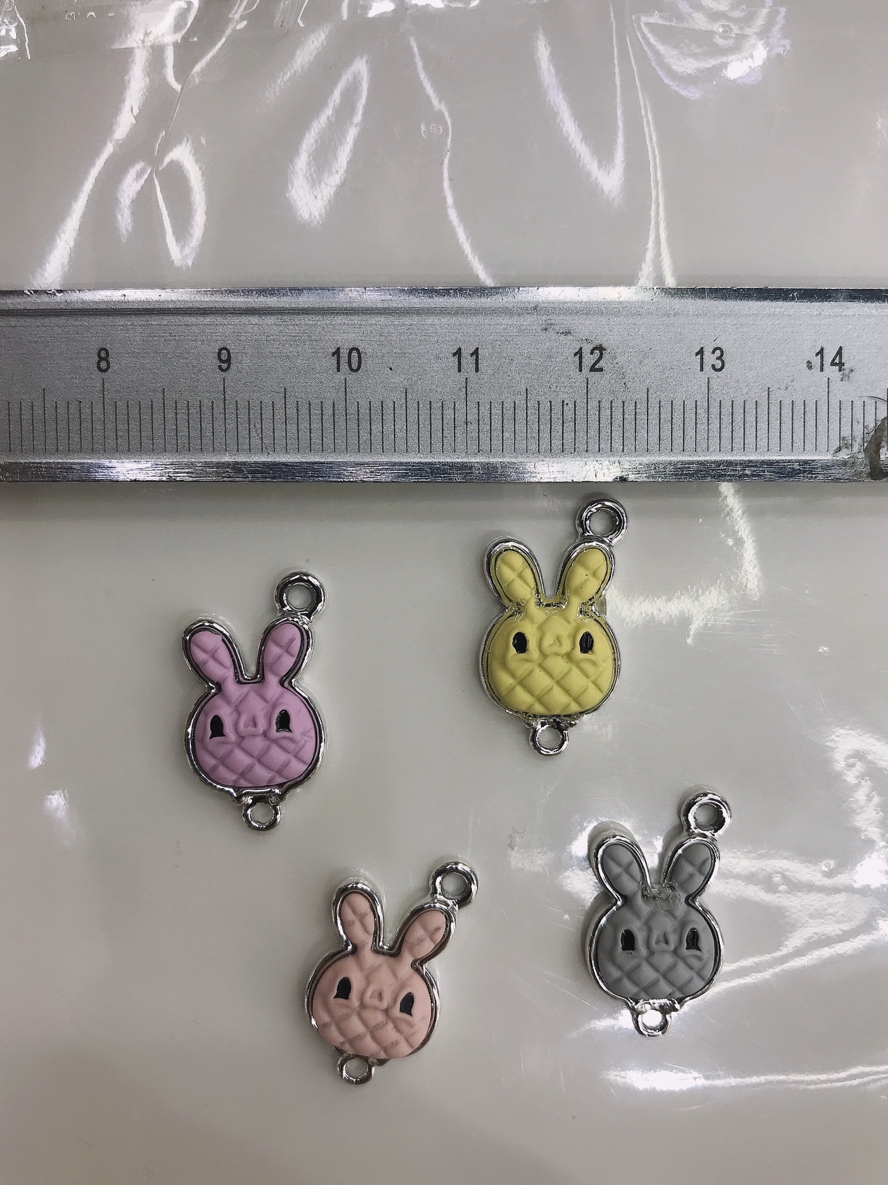 Double-hanging rabbit details Picture