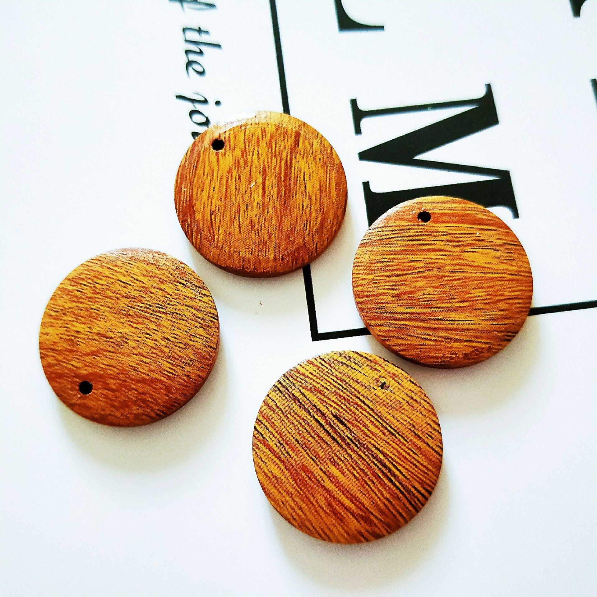 diy jewelry material accessories, wooden handcrafted beaded edge holes, wood grain, coffee color, 25mm round Specification image