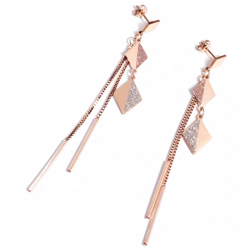 Titanium steel earrings for round faces, slimming and elegant, fashionable long earrings for women, new trend 27 Specification image