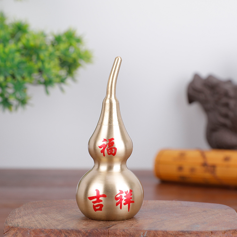 Supplying medium-sized pure copper gourd ornaments, gourd car hangers, car hangers, and creative hollow copper gourd hangers Application Scenario