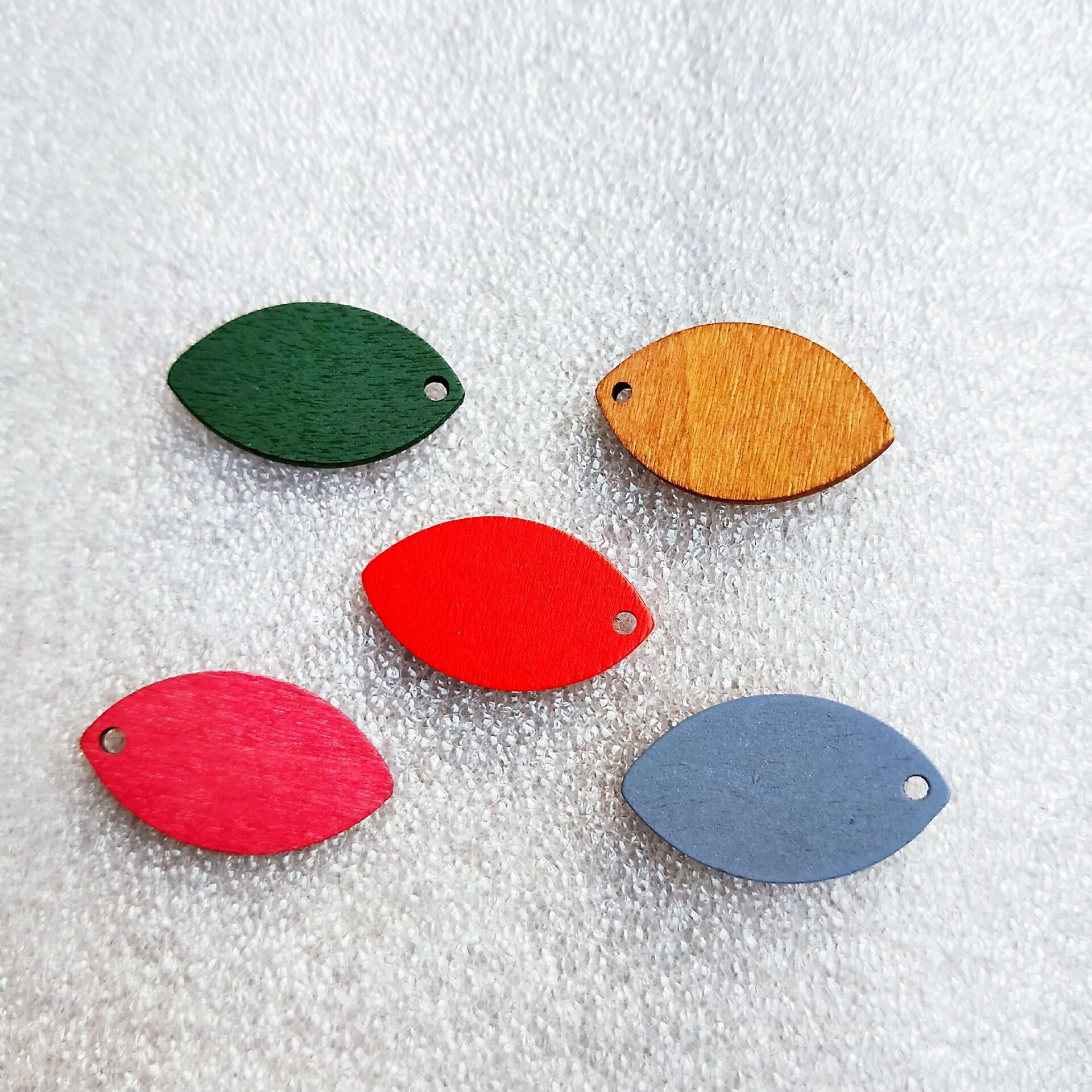 Self-made DIY wooden minimalist earring accessories, Korean retro jewelry, single-hole leaf-shaped earring material made of raw wood Specification image