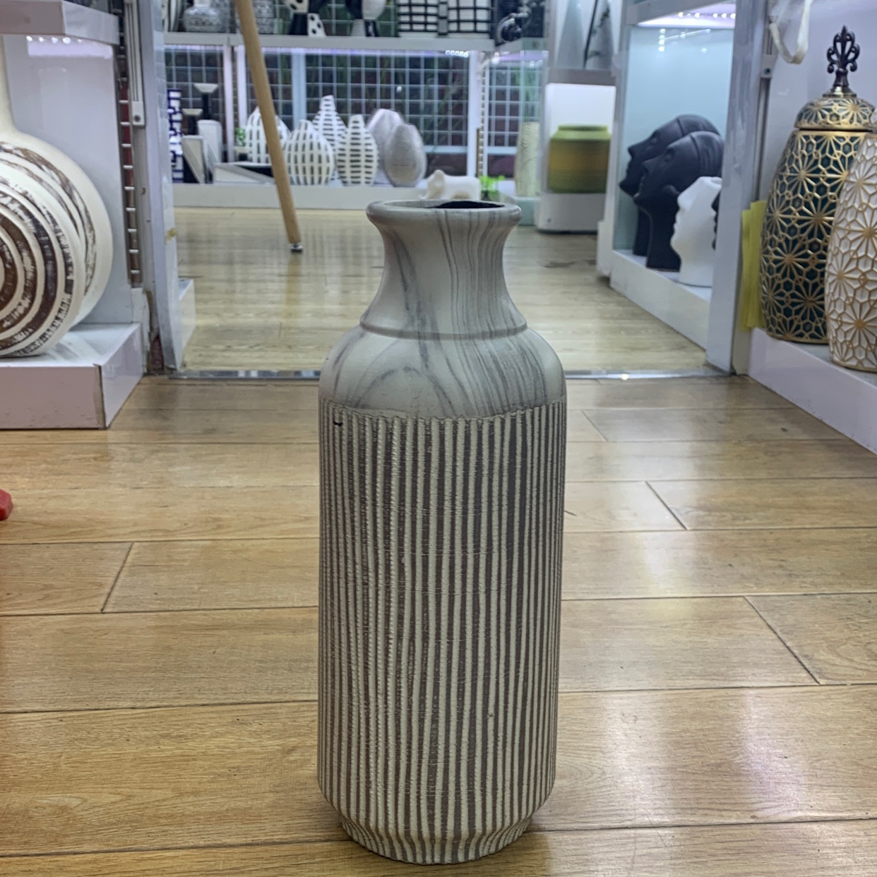 Ceramic vase stripe 6 thumbnail