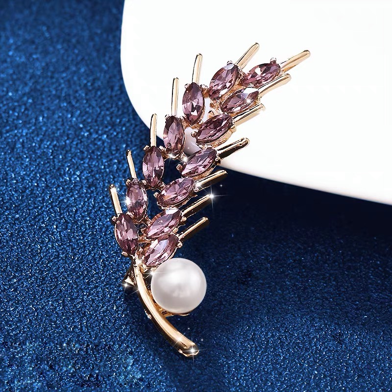 A wisteria brooch