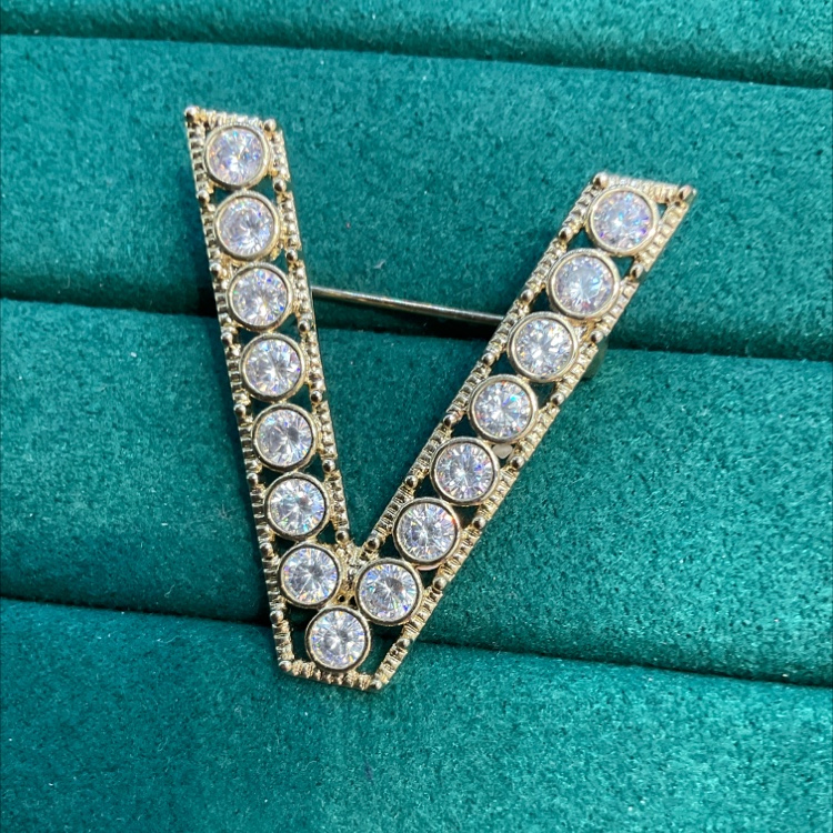 Rhinestone brooch V