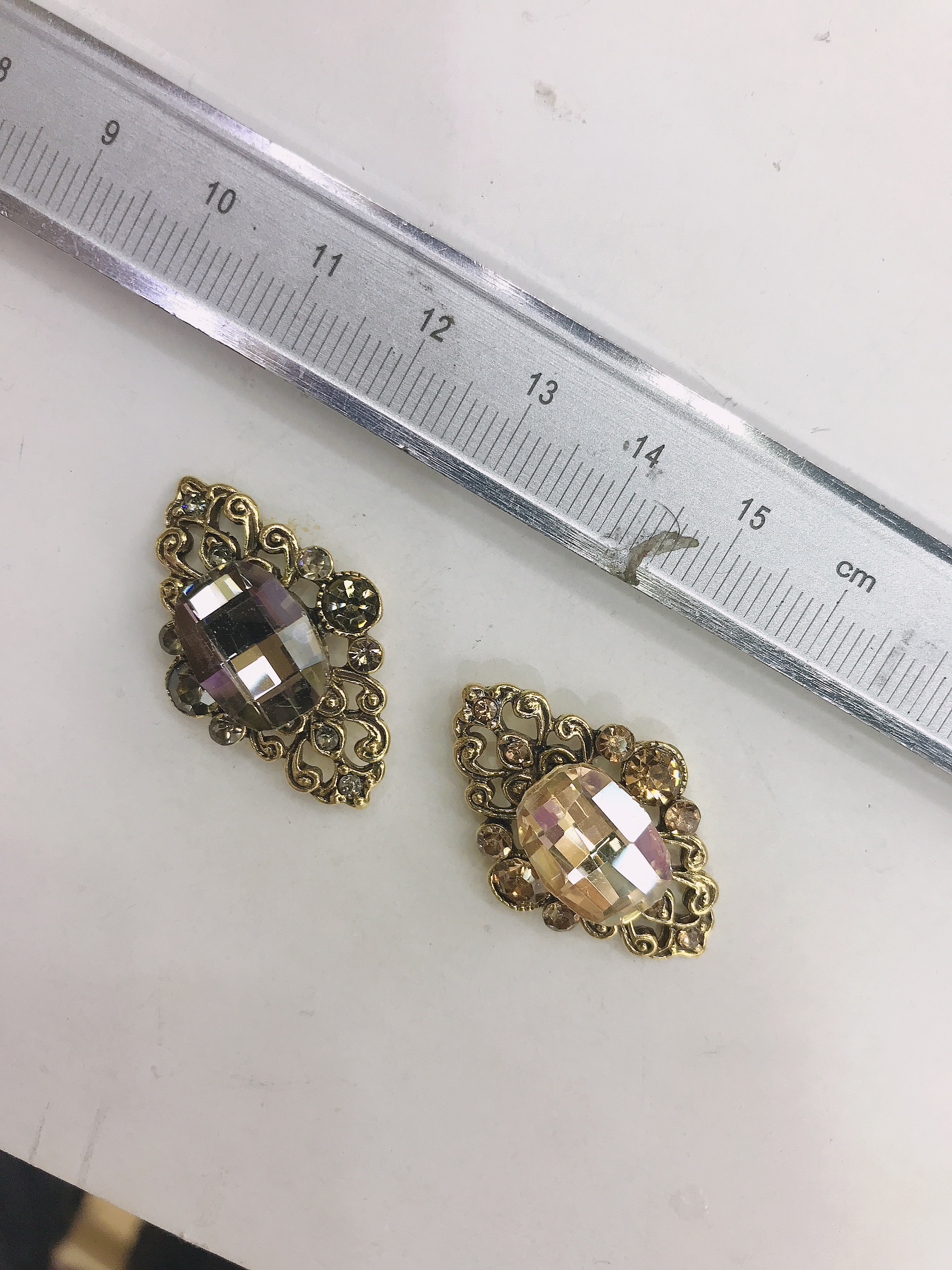 Diamond-shaped high-end glass drill details Picture