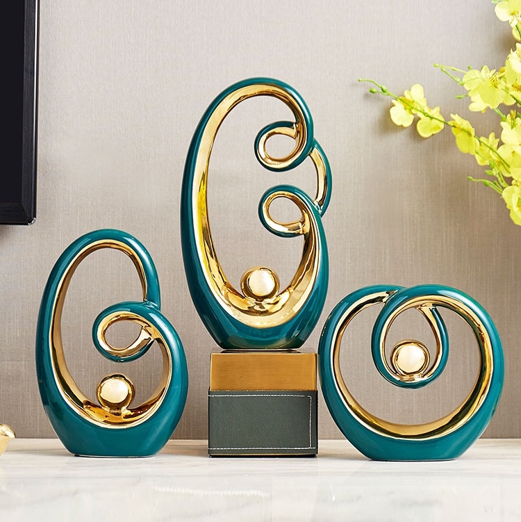 Golden Castle vase Creative electroplated ceramic crafts decoration Sugar jar decoration Home hotel decoration Ceramic crafts gold decoration Golden Castle vase