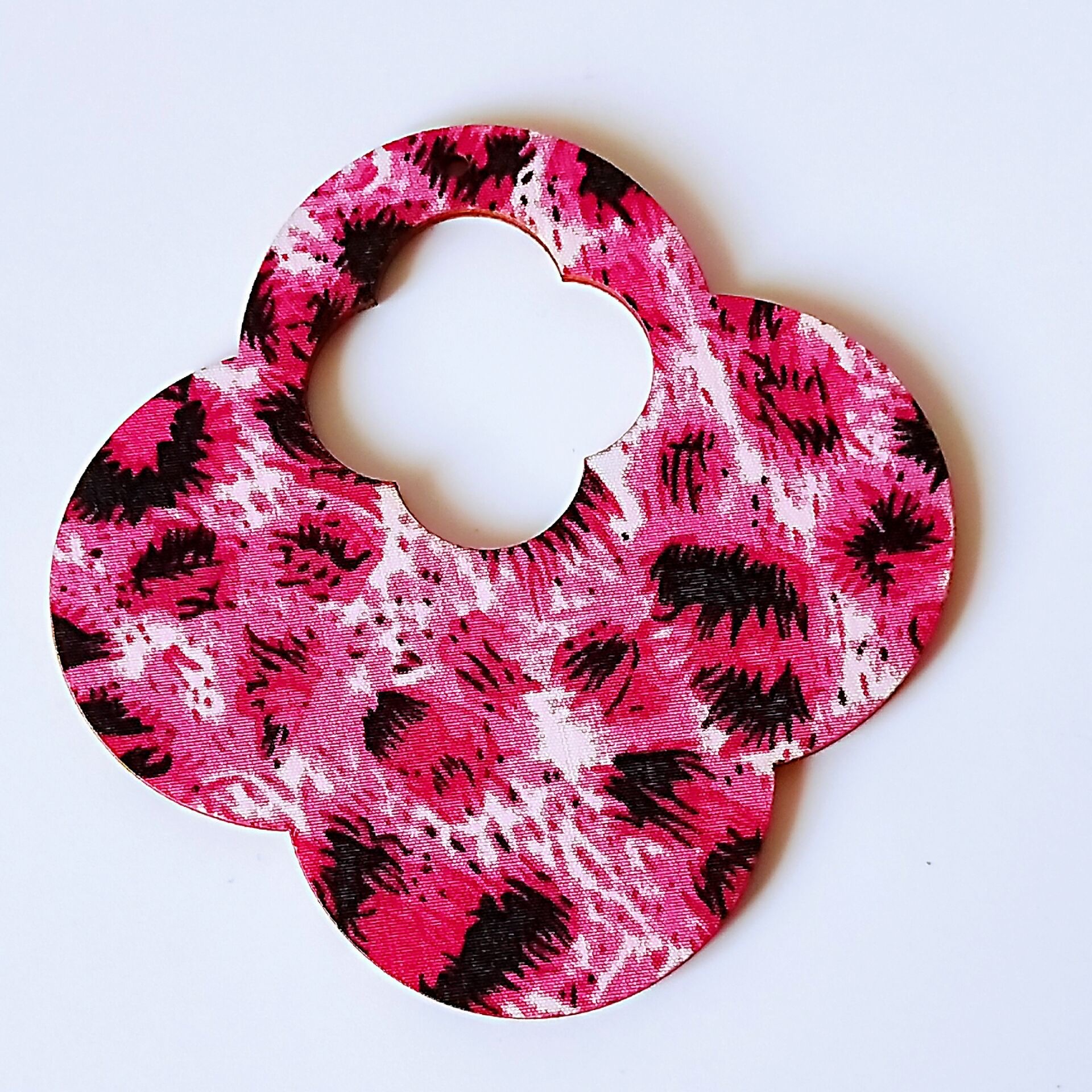 Wholesale of wooden DIY jewelry materials and accessories, vintage earring pieces, circular hollowed-out geometric wood chip pendants Item Picture