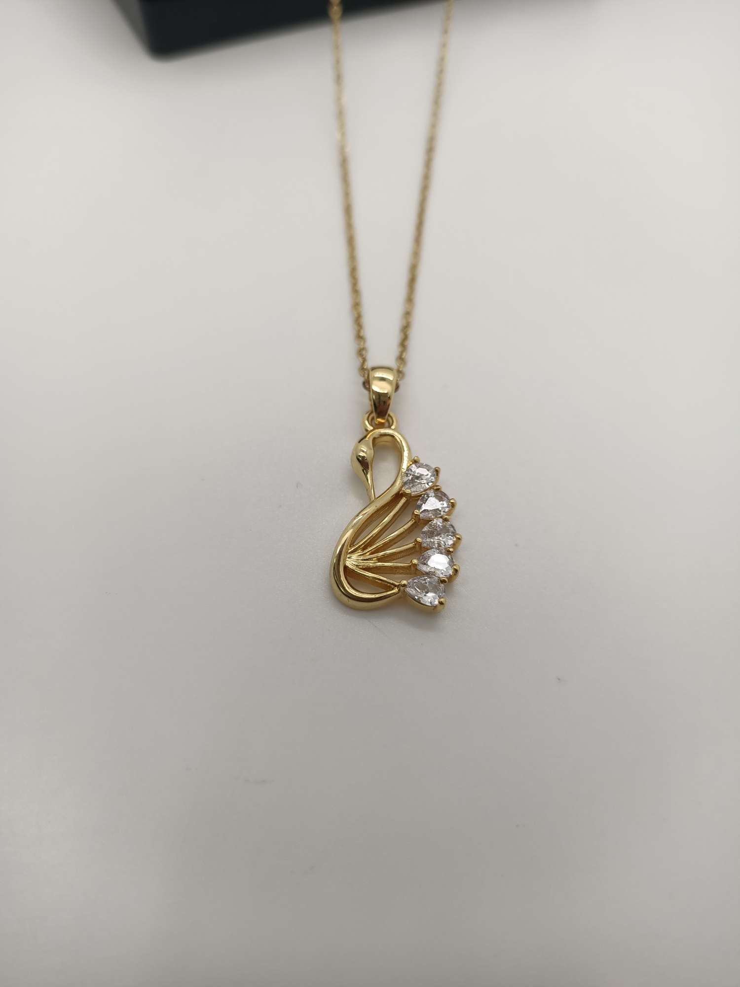 101欧美简约小众高级感K金色项链女ins潮轻奢冷淡风锁骨颈链白底实物图