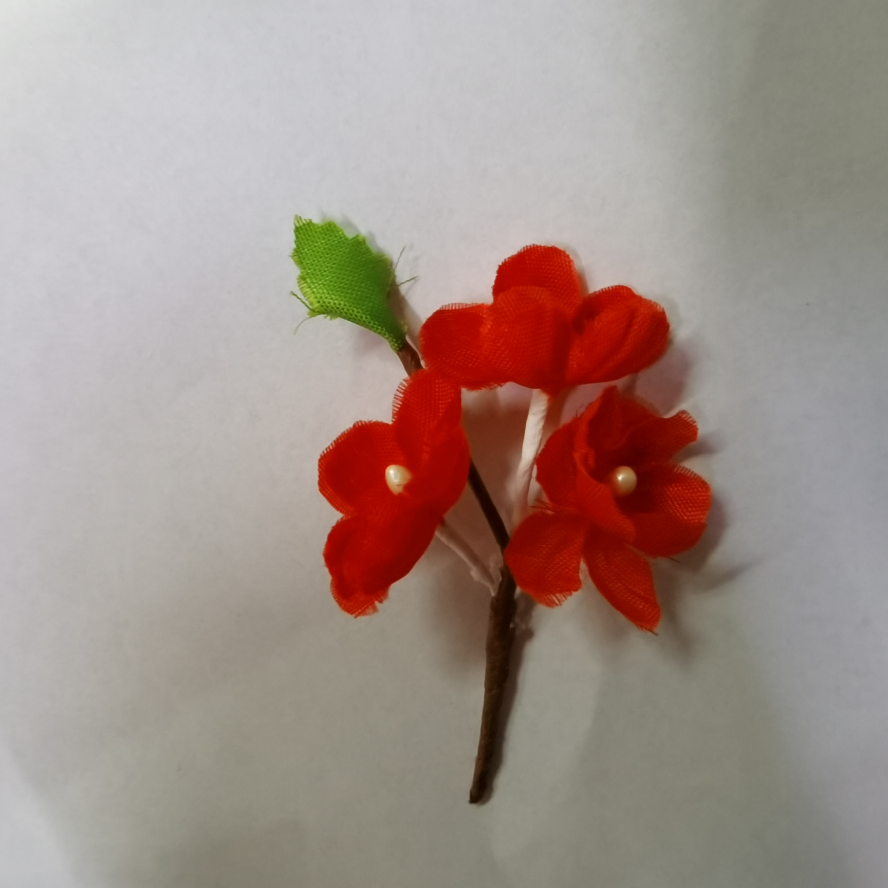 三朵小梅花加绿叶