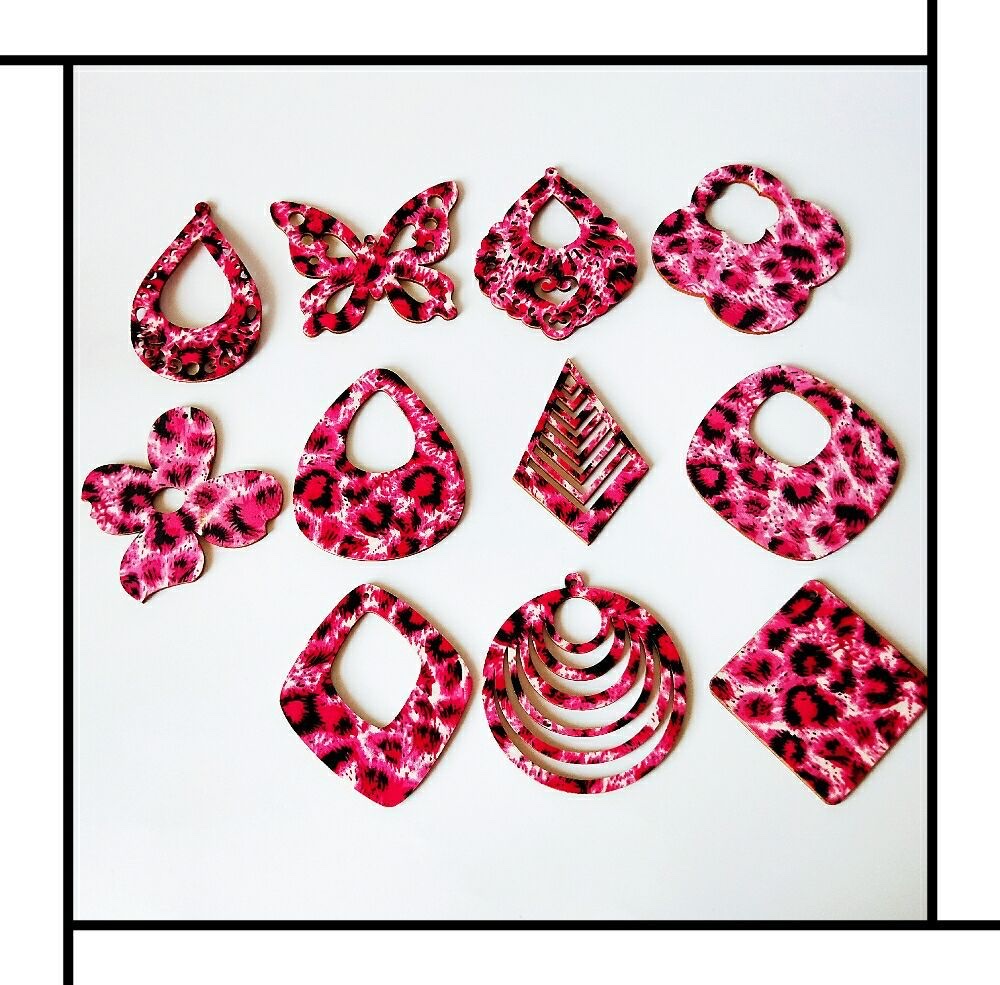 Wholesale of wooden DIY jewelry materials and accessories, vintage earring pieces, circular hollowed-out geometric wood chip pendants details Picture