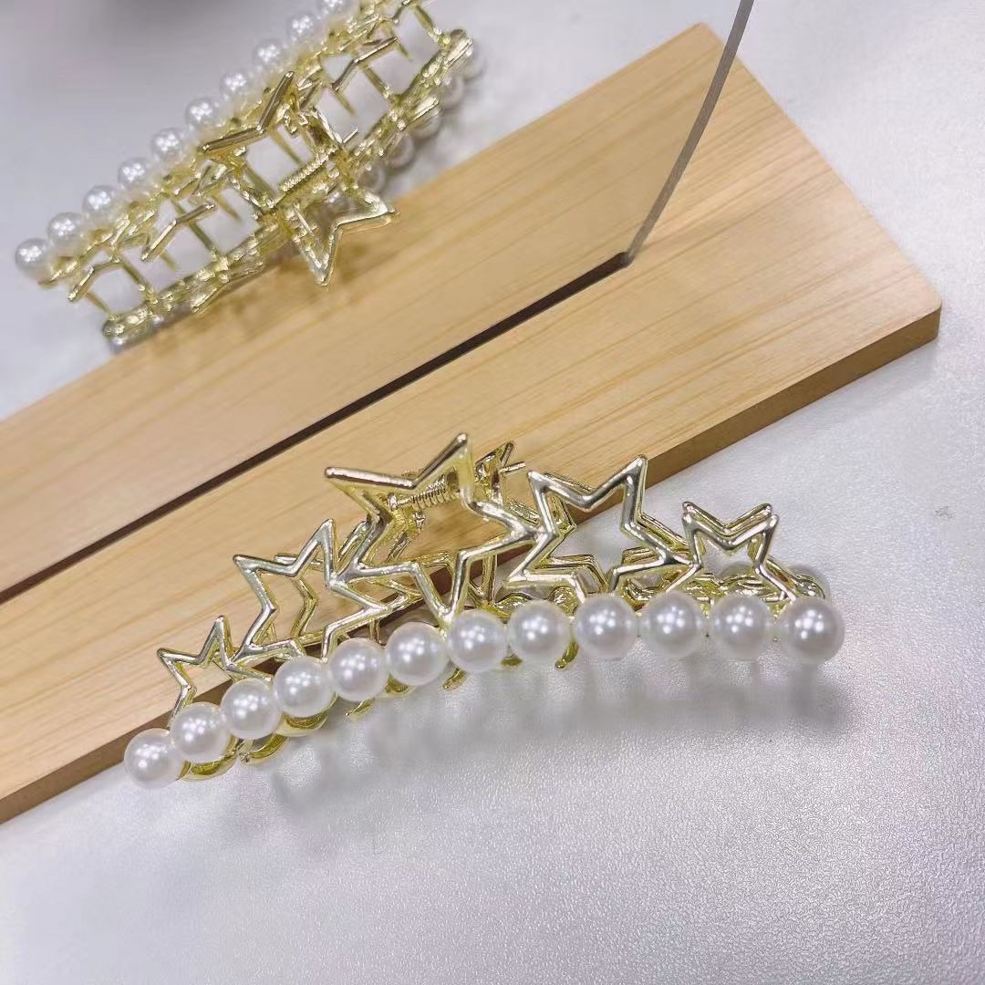 Summer bestseller: Pearl alloy diamond one-piece clip, elegant alloy metal hair clip, fishtail style, alloy back head updo, women's top hair clip accessory, Yibeier 041 details Picture