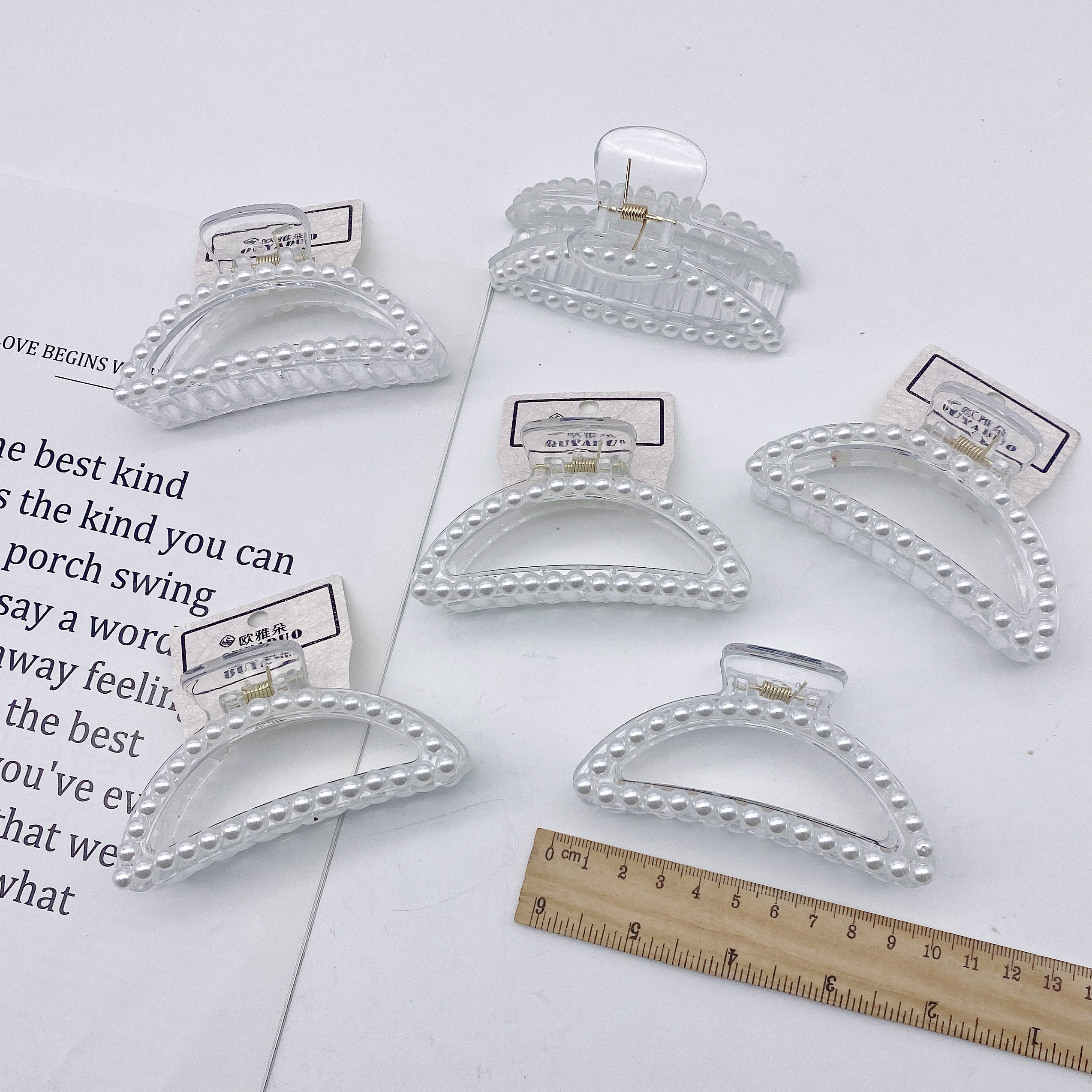 The Korean version of the Internet celebrity's popular pearl crescent-shaped gripper