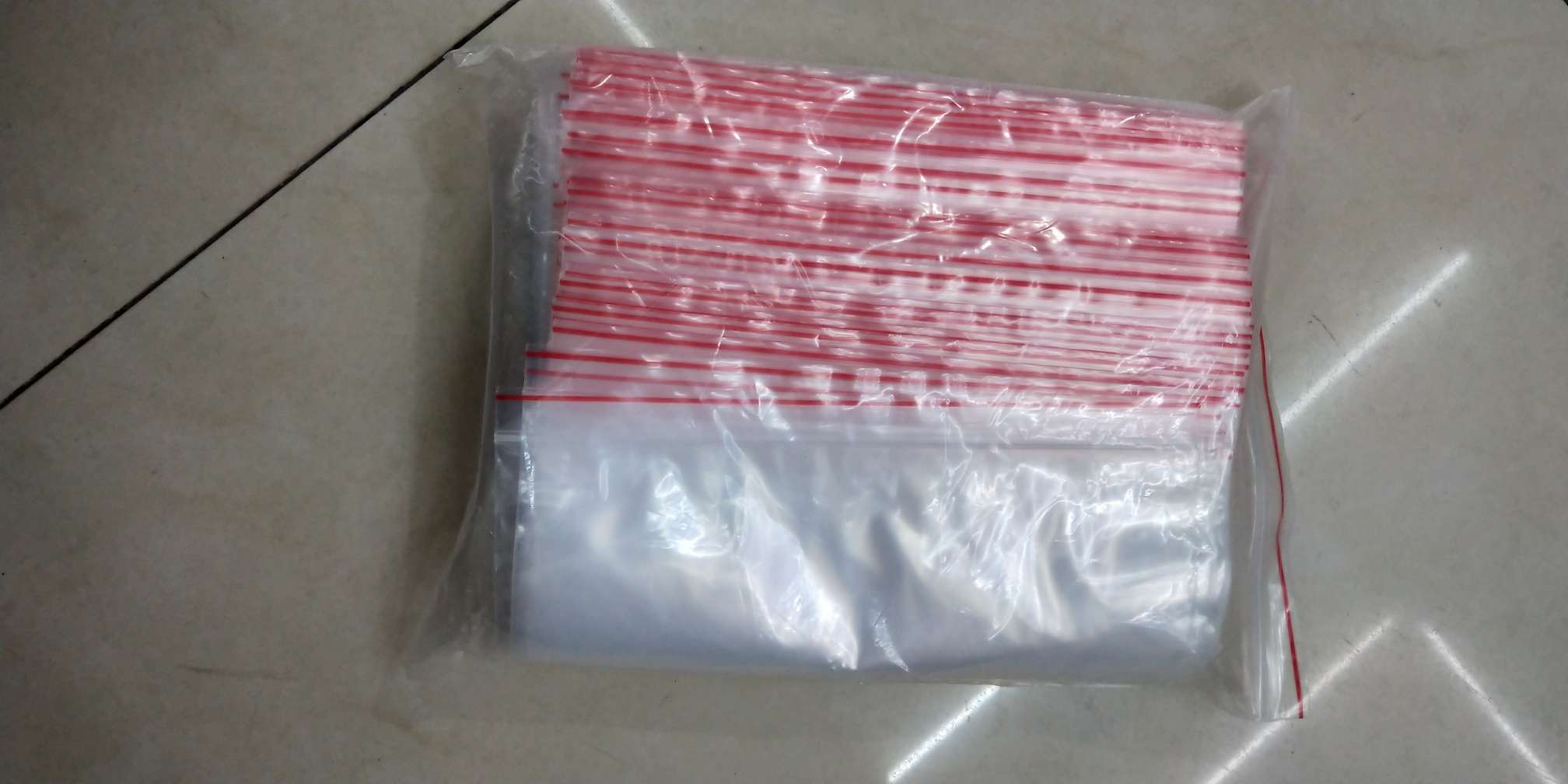 Self-sealing bag 2 details Picture