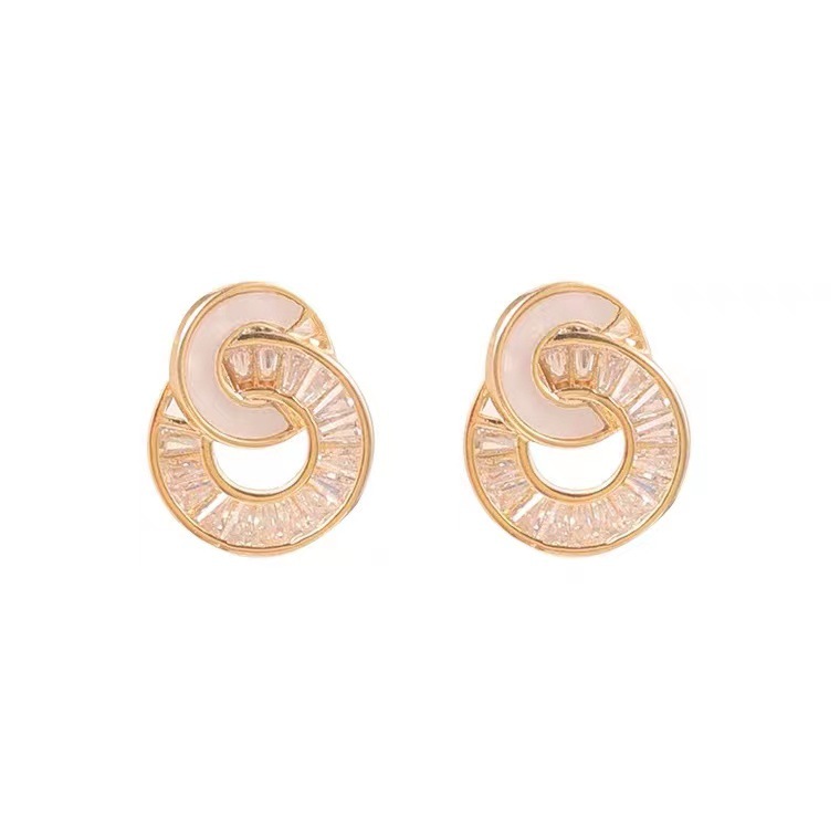 Interlocking shell design earrings, women's micro-inlaid zircon earrings, copper-plated real gold earrings, S925 silver needles Specification image