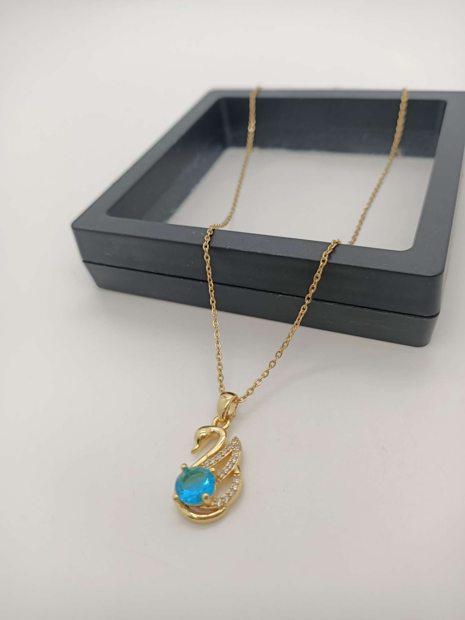 131 European and American simple, niche and high-end K-gold necklace, women's Instagram trendy, light luxury and cold style collarbone necklace Specification image